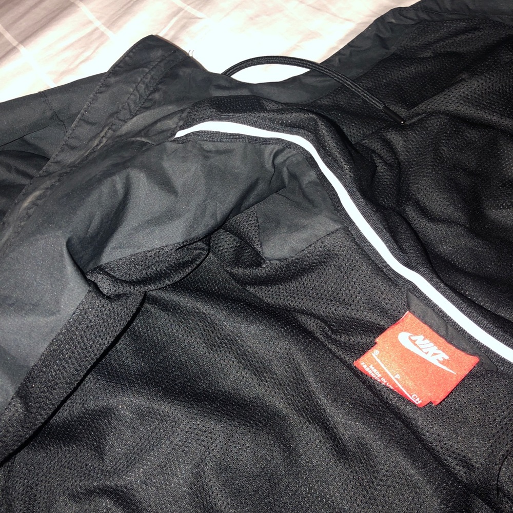 windbreaker - Picture 4 of 4
